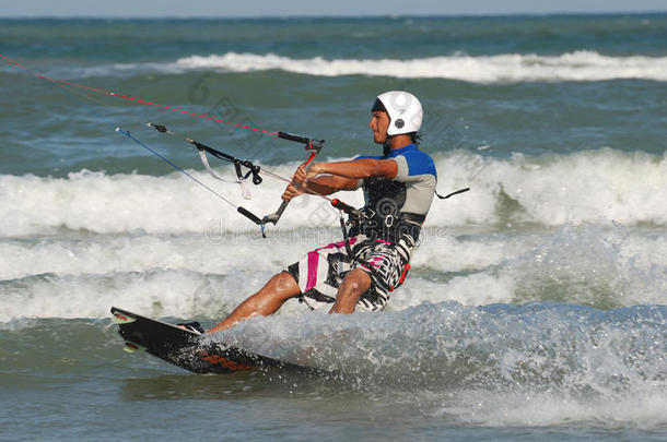 wawe的kitesurf