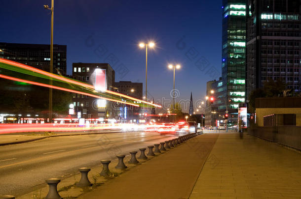 夜间市区街道