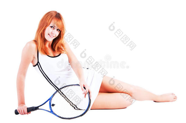 有网球拍的年轻女孩