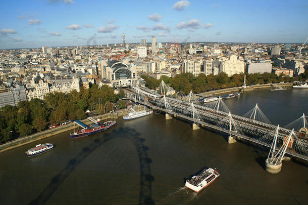 伦敦天际线和亨格福德大桥