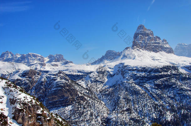 阿尔卑斯山冬季，<strong>白云石</strong>，意大利，2007年