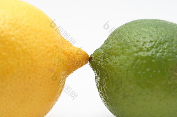 柠檬<strong>vs</strong>酸橙