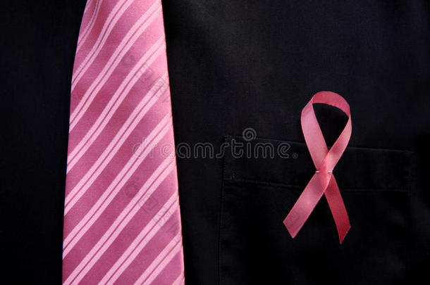 粉色男士领带，提高<strong>乳腺</strong>癌意识
