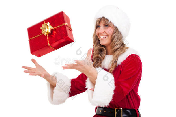 一位年轻的圣诞妇女正在领取圣诞礼物