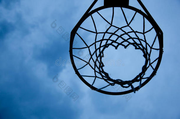 天空背景篮球圈