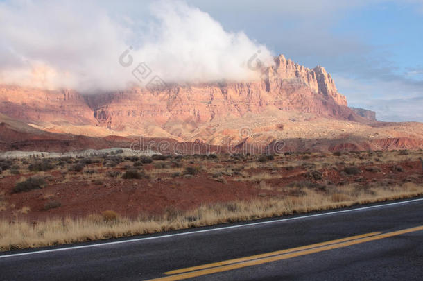 亚利桑那州北部的朱红色悬崖