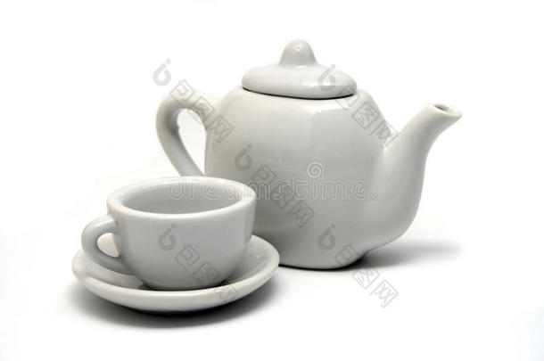 孤立的白茶壶和茶杯