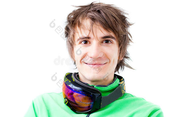 戴面具的年轻滑雪者