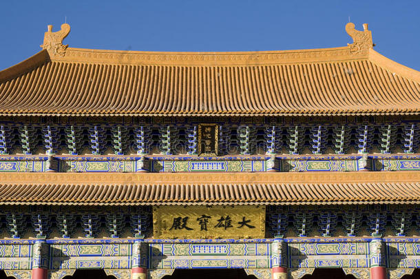 中国寺庙屋顶和屋檐的特写