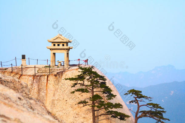 中国华山圣山石塔