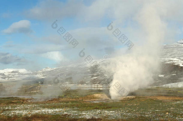 冰岛上活跃的geysir