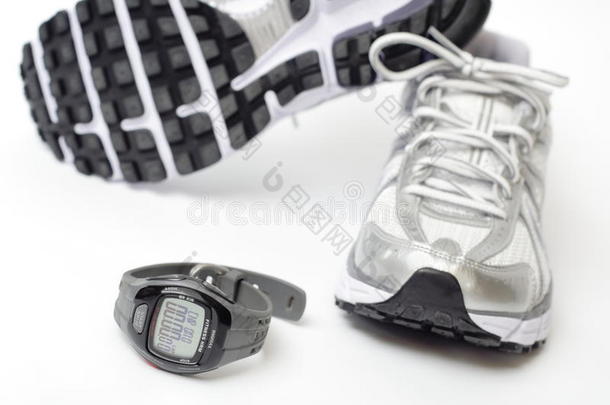 运动手表和跑鞋