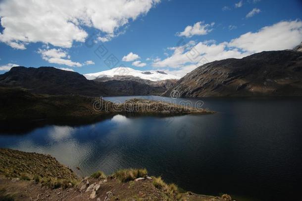 秘鲁的湖泊和山脉