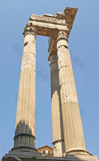马塞洛剧院附近的罗马柱图片