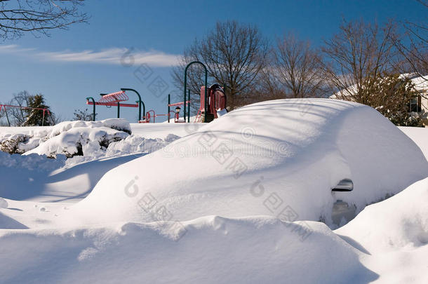 暴风雪后弃车