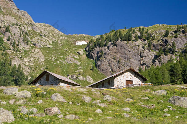 高山石屋