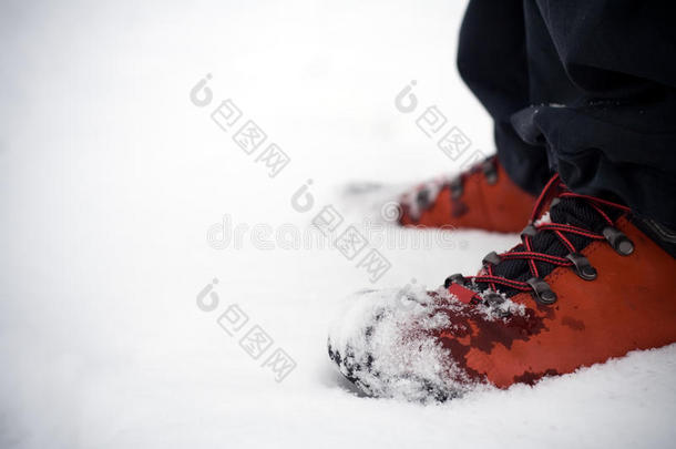 雪地上的<strong>登山鞋</strong>