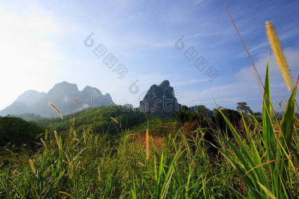 碧蓝乡间山