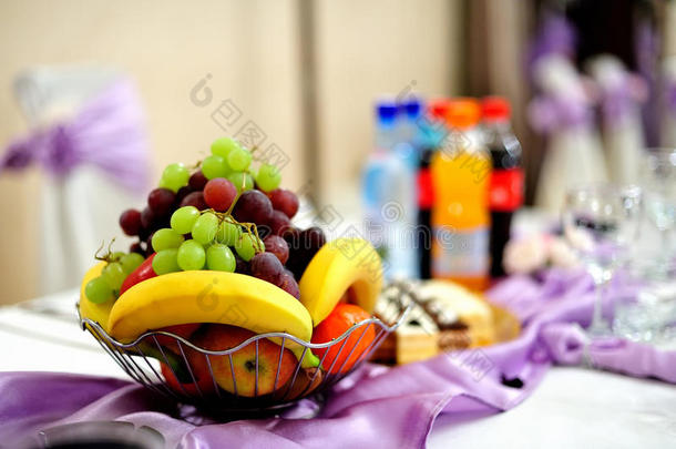 餐饮-桌上水果-<strong>婚礼布置</strong>
