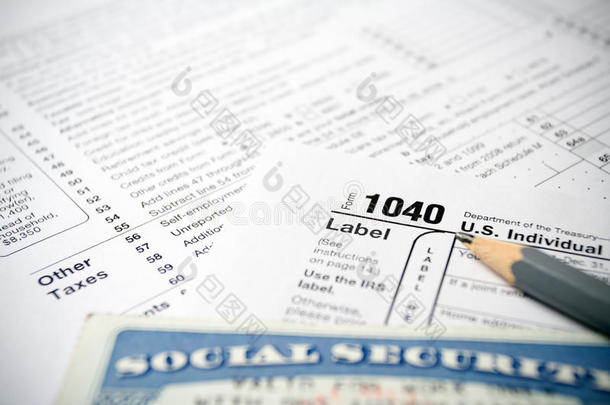 纳税申报表和社会保障卡