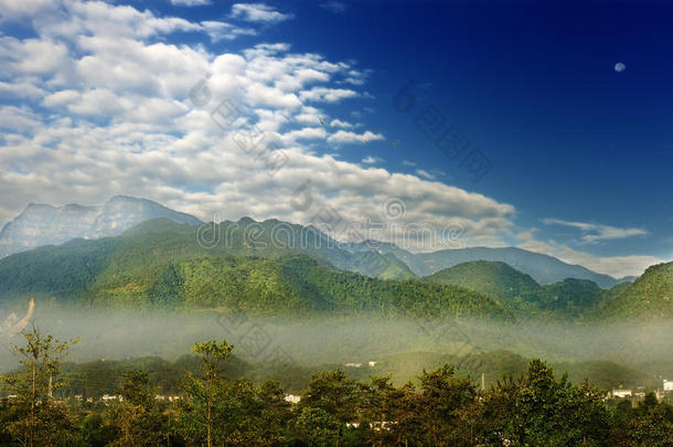 峨眉山