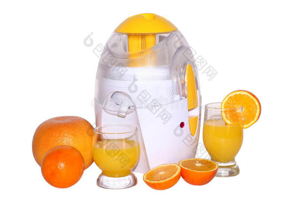 榨汁机和橙子