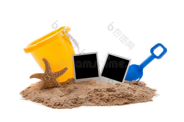人字拖、沙子、水桶和海星