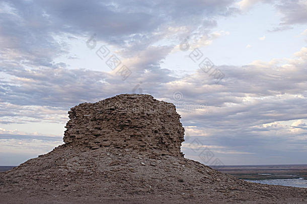 乌尔加，乌斯图特高原的废墟