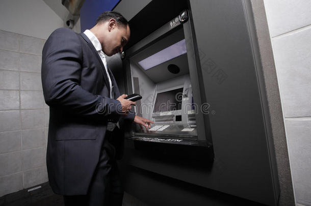 商<strong>人</strong>和<strong>atm</strong>机