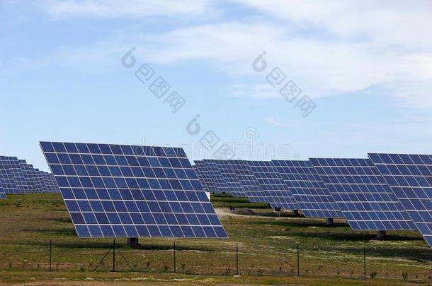 太阳能电池板替代能源电站
