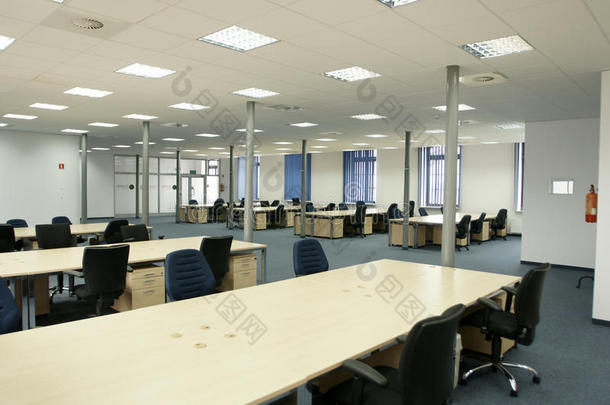 办公室内部-现代空旷空间办公室