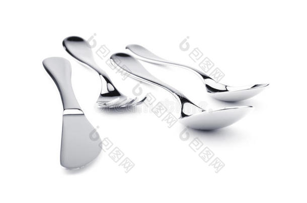 银餐具，叉子，刀子和两个勺子