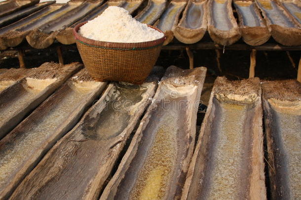 传统海盐产自艾美德-巴厘岛