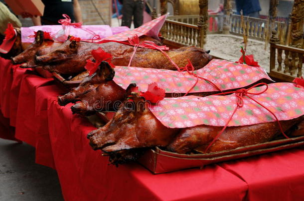 乳猪祭品。澳门阿马寺。