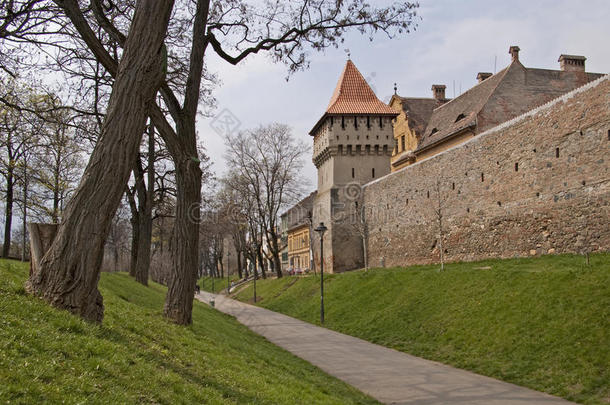 西比乌中世纪建筑中的城墙与城楼