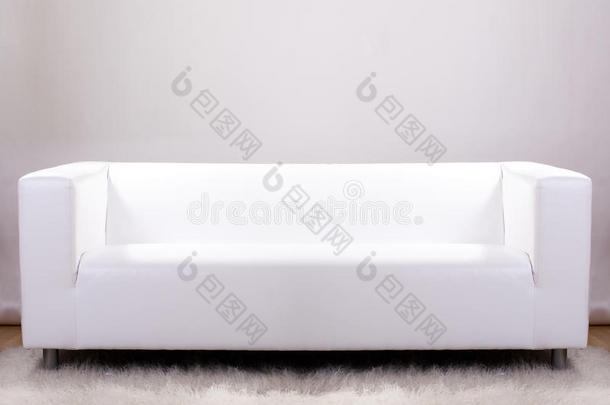 白色真皮沙发