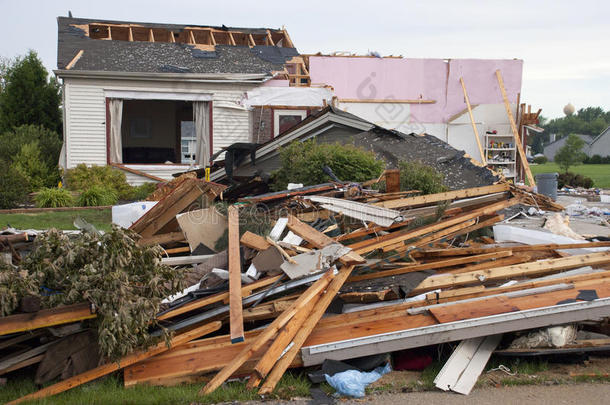 龙卷风风暴摧毁房屋房屋被风摧毁