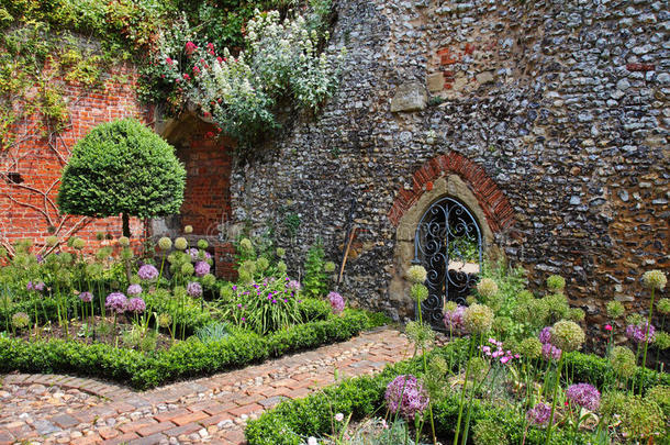英式围墙花园