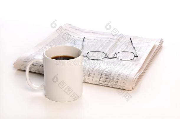 商业文件，咖啡和杯子