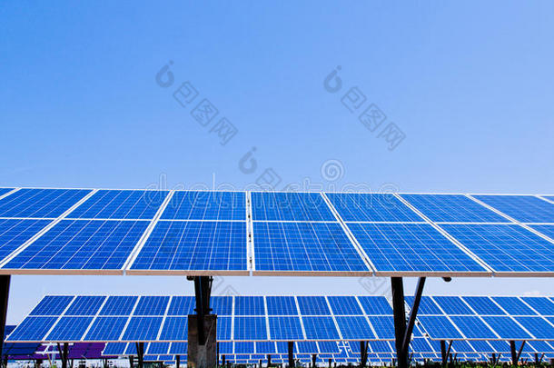 替代太阳能。太阳能发电厂。