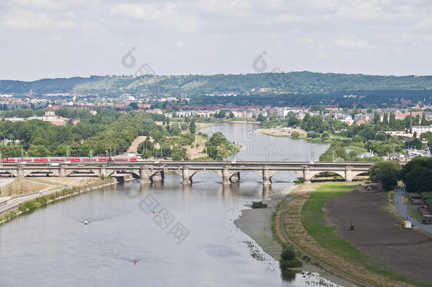 德累斯顿-易北河与历史桥