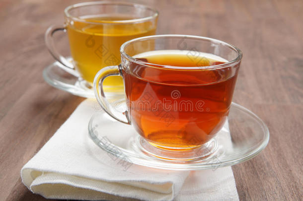 红茶和<strong>绿茶</strong>