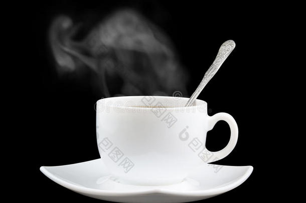 白杯新鲜茶或咖啡加蒸汽
