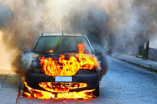 汽车着火了图片-包图网企业站