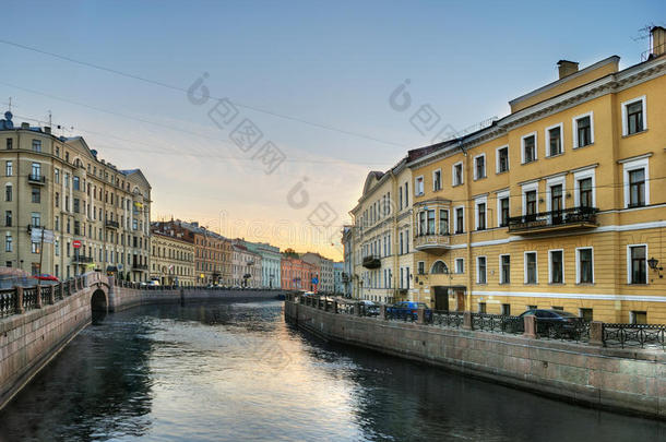 圣彼得堡市中心的旧运河