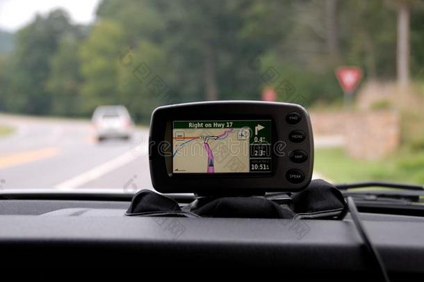 车辆仪表板上的GPS