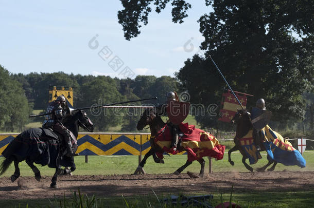 中世纪骑士在沃里克城堡<strong>打仗</strong>