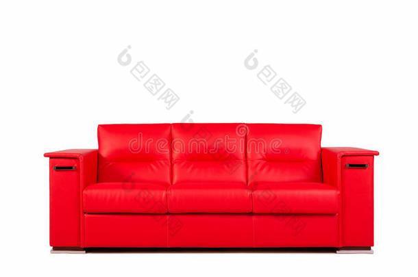 白色隔离的红色真皮沙发