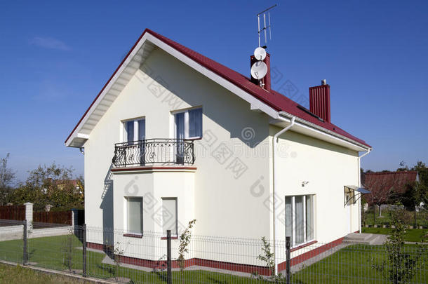 一个年轻家庭的标准小房子。