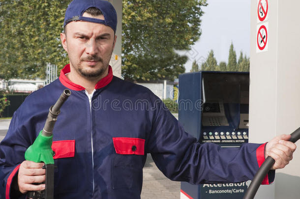 加油站加油车